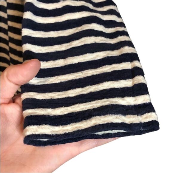 Madewell off white and navy pullover shirt. - Picture 3 of 12